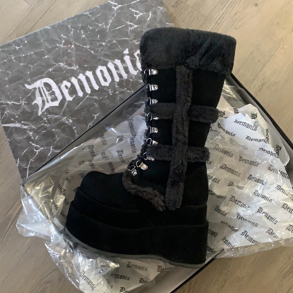 Demonia Bear 202